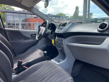 Nissan Pixo